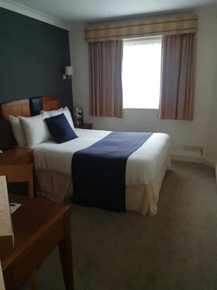 Red Lion Hotel 13