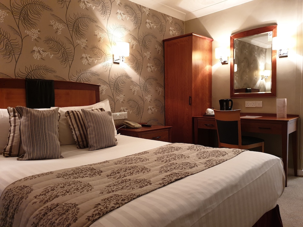 Red Lion Hotel 9