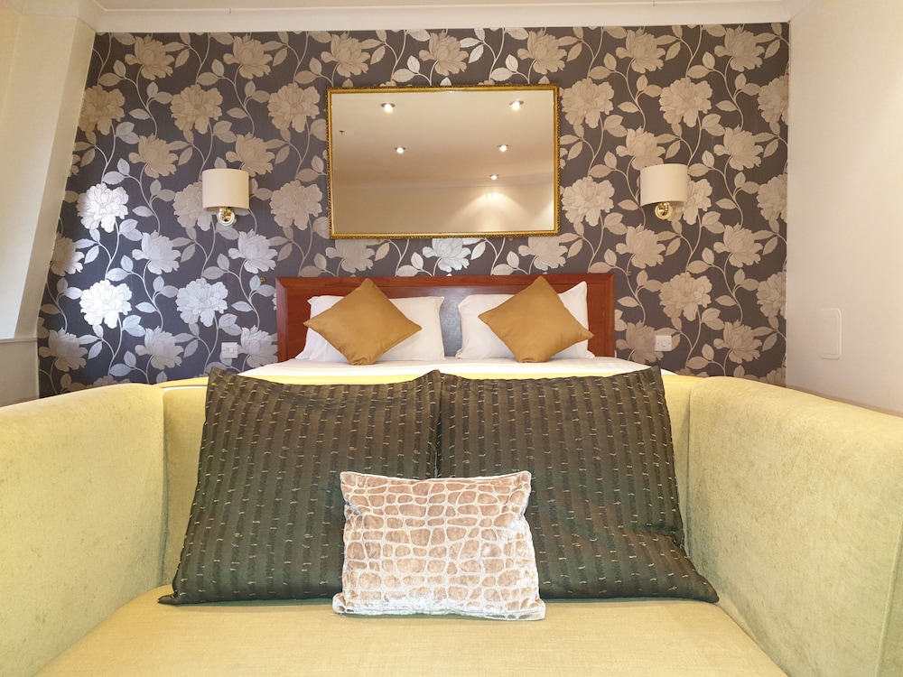 Red Lion Hotel 4