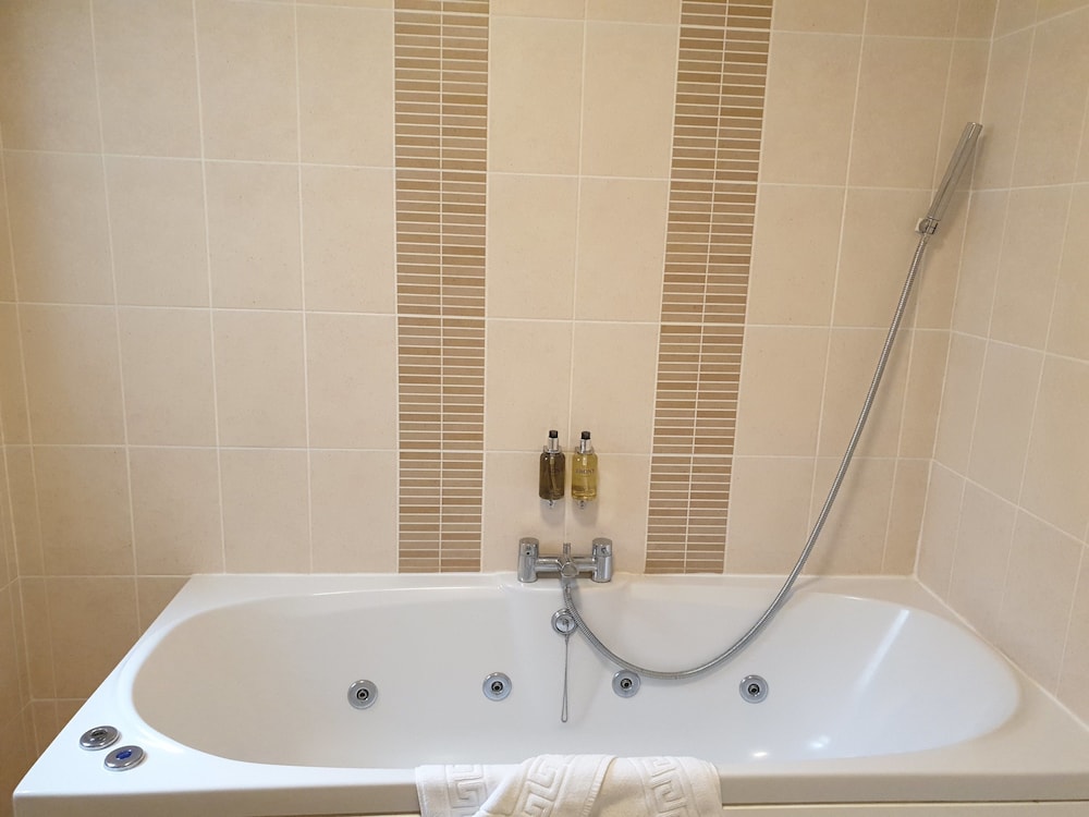 Red Lion Hotel 24