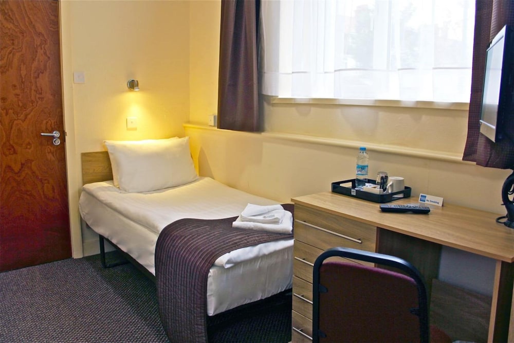 OYO Central Hotel Golders Green 4