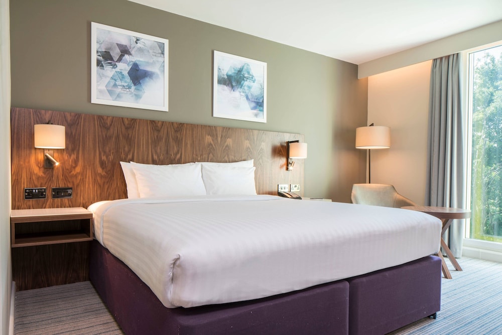 Courtyard London Gatwick Airport 12