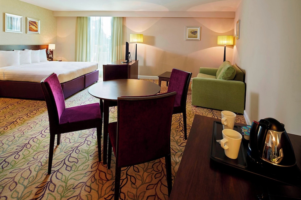 Courtyard London Gatwick Airport 19