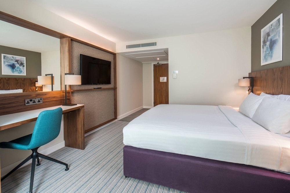 Courtyard London Gatwick Airport 6