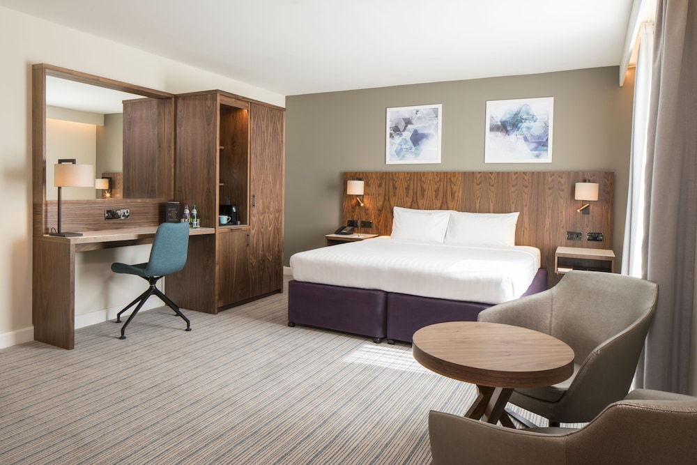 Courtyard London Gatwick Airport 4