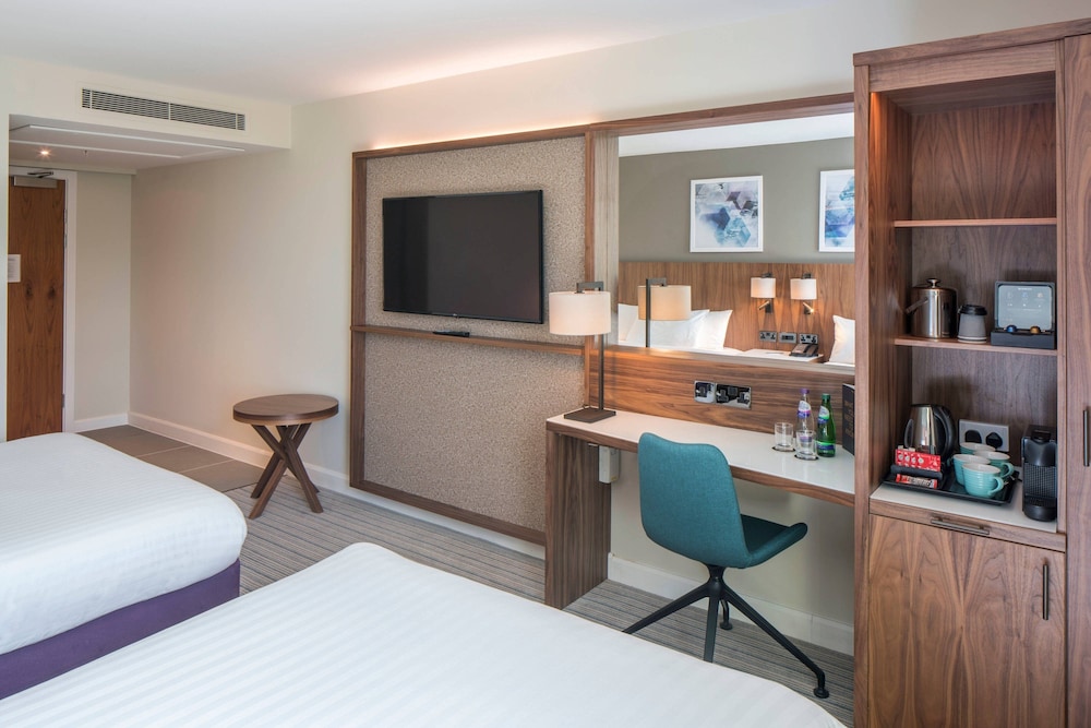 Courtyard London Gatwick Airport 7