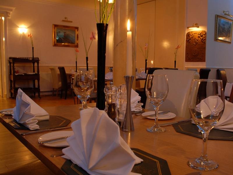 Cambridge Hotel Gatwick 14