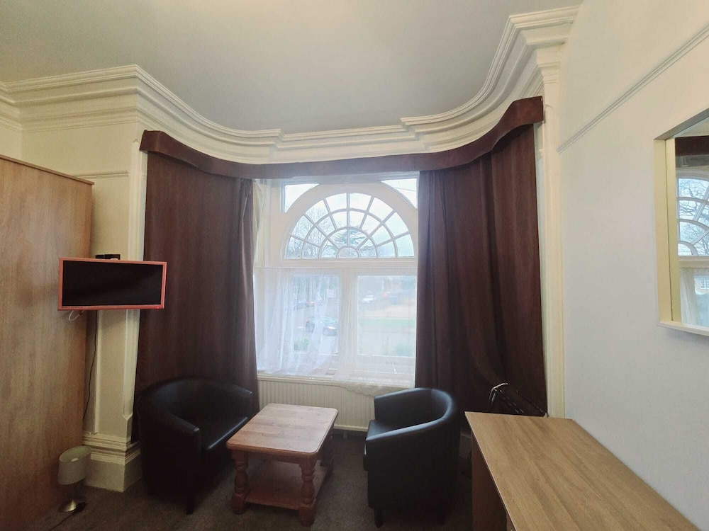 Kingswood Hotel 6