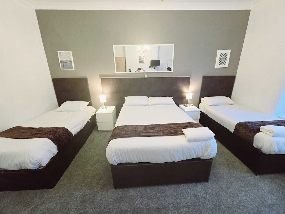 Kingswood Hotel 3