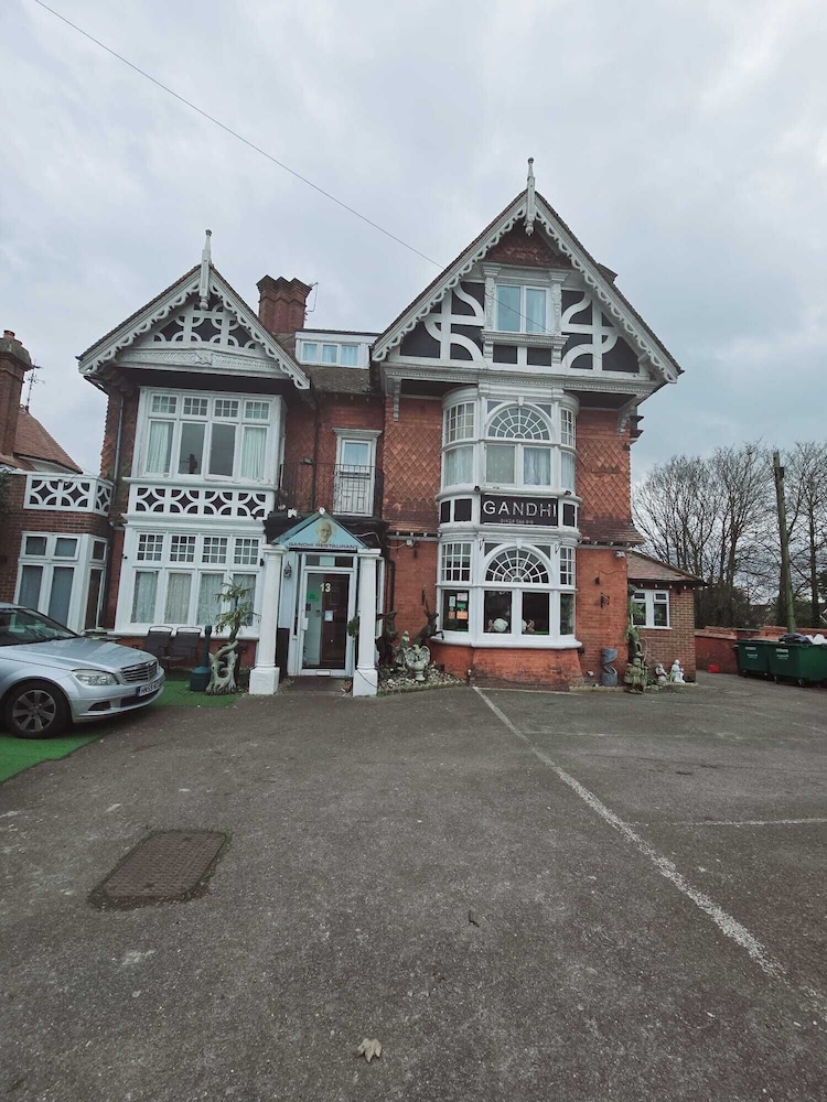 Kingswood Hotel 1