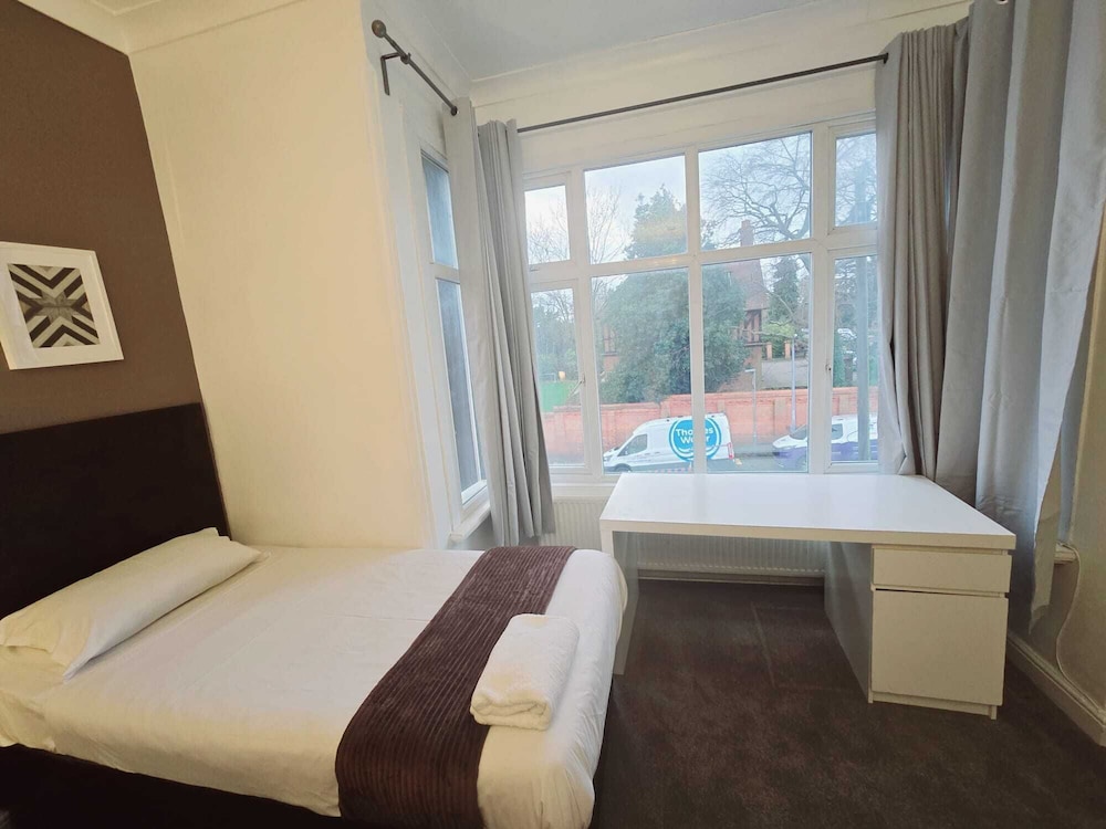 Kingswood Hotel 10