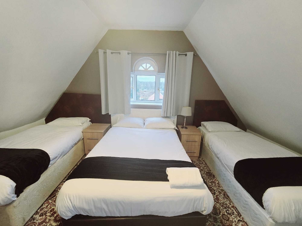 Kingswood Hotel 4