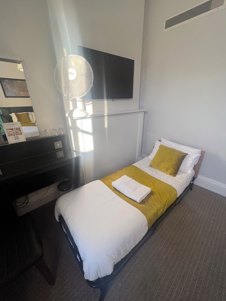 Bloomsbury Palace Hotel 8