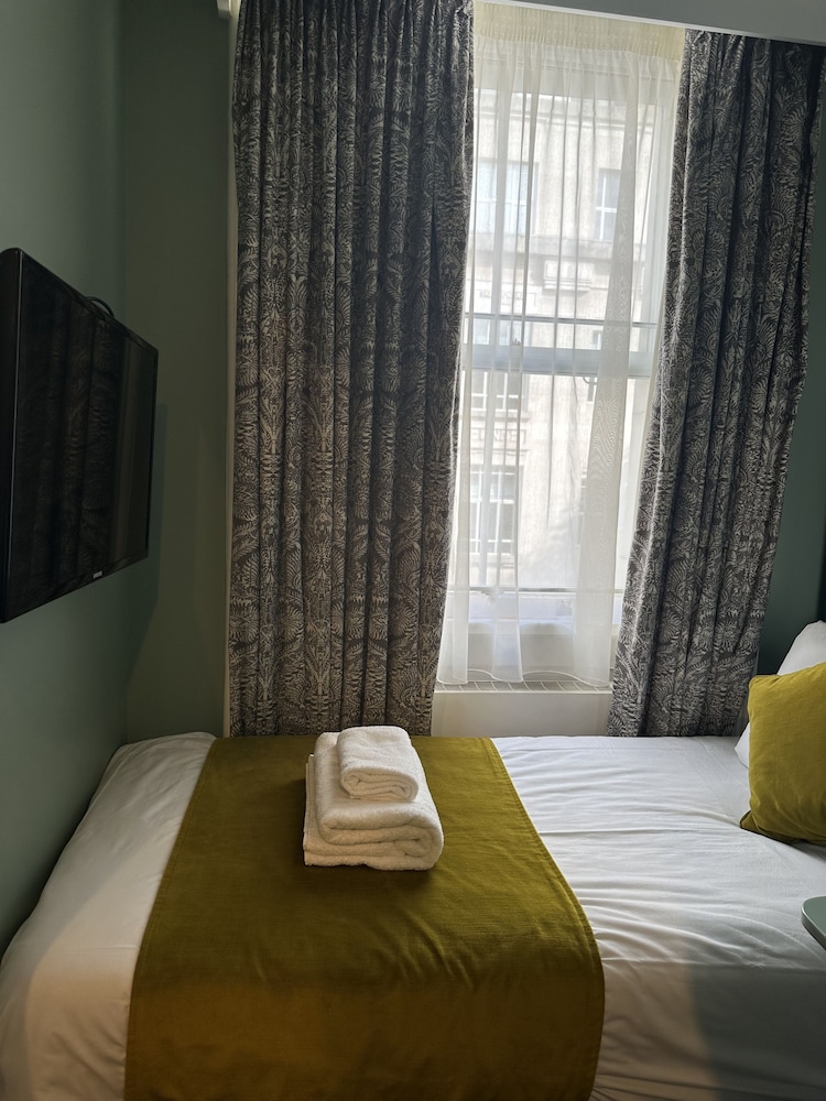 Bloomsbury Palace Hotel 15