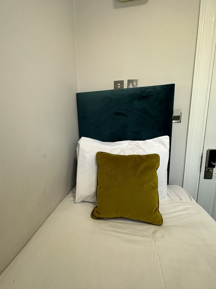 Bloomsbury Palace Hotel 10