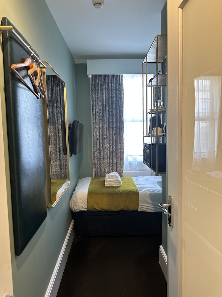 Bloomsbury Palace Hotel 13