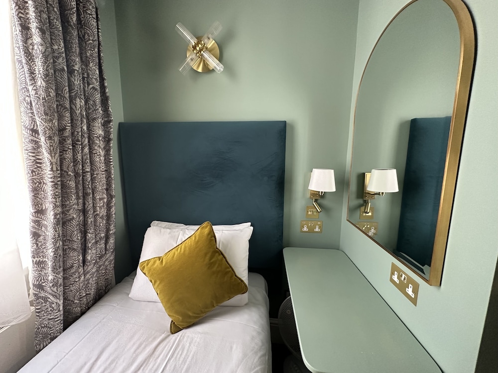 Bloomsbury Palace Hotel 16