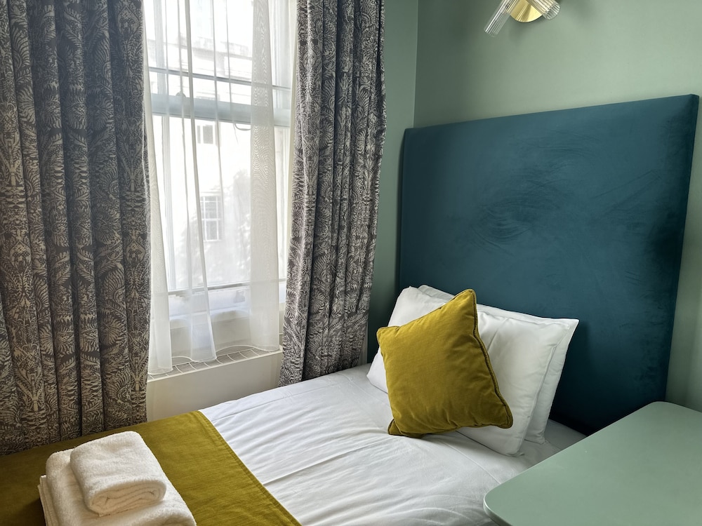 Bloomsbury Palace Hotel 18