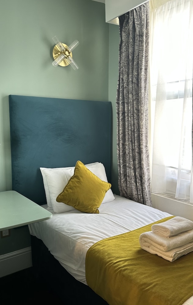 Bloomsbury Palace Hotel 17