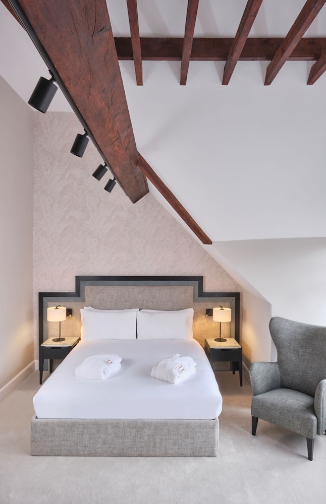 11 Cadogan Gardens 20