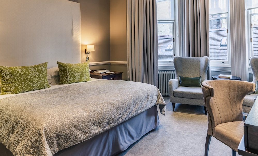 11 Cadogan Gardens 8