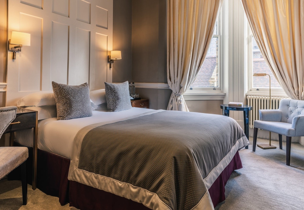 11 Cadogan Gardens 9