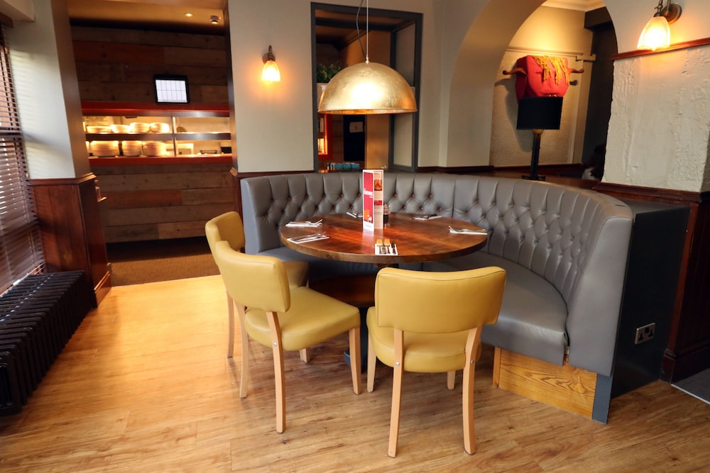 Premier Inn Croydon South A212 18