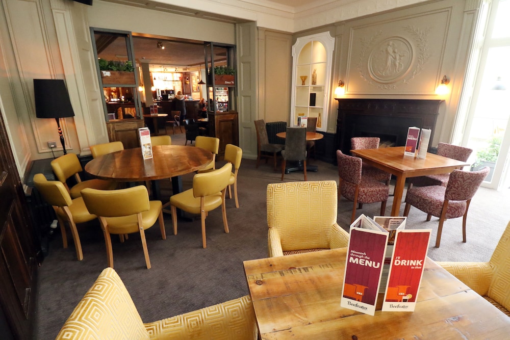 Premier Inn Croydon South A212 10