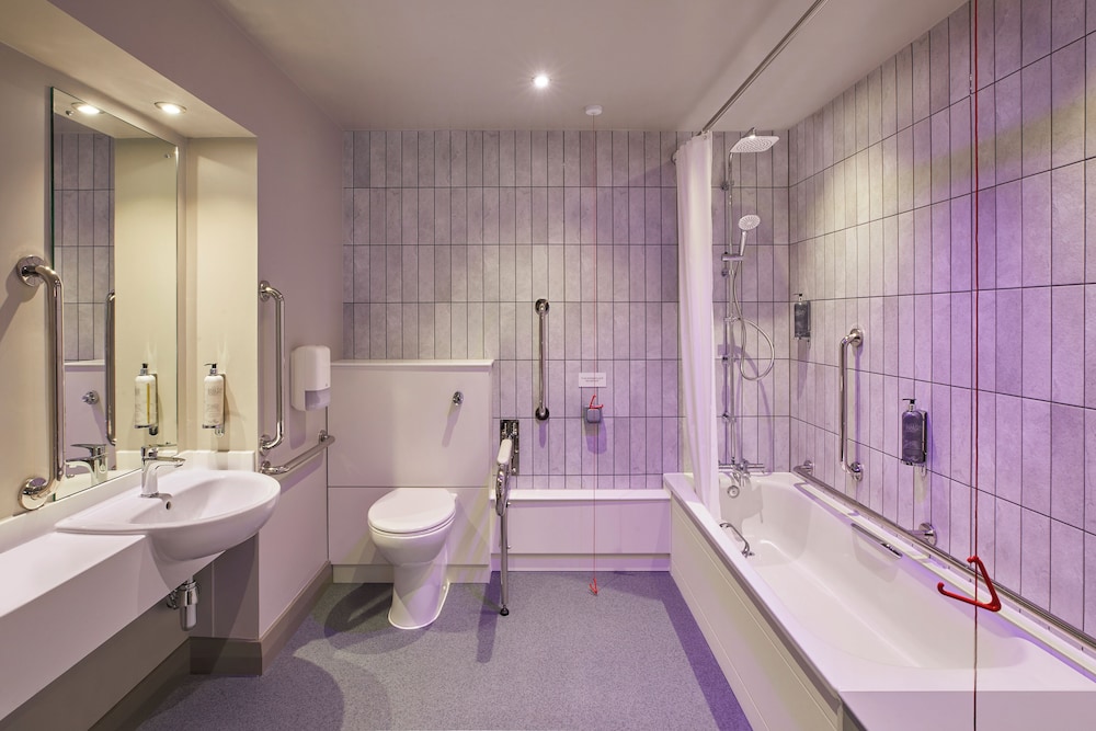 Premier Inn Dunstable Luton 7