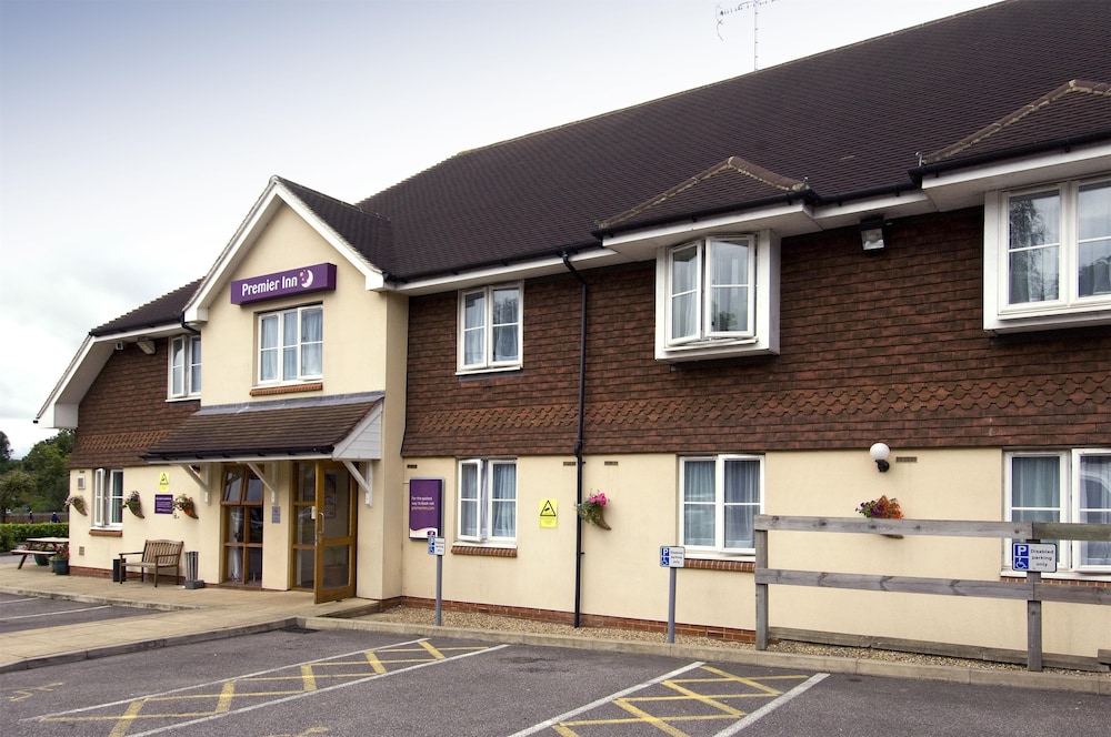 Premier Inn East Grinstead 11