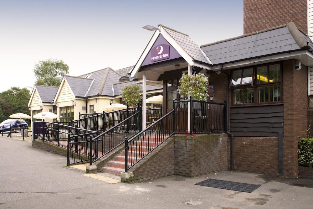 Premier Inn Epsom South 1
