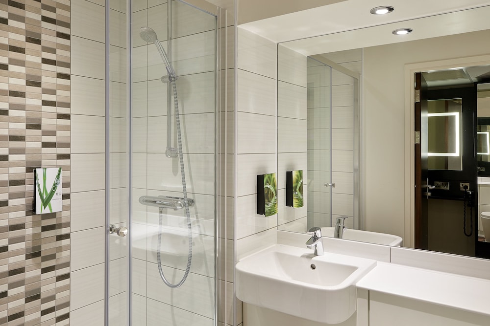 Premier Inn Epsom South 3