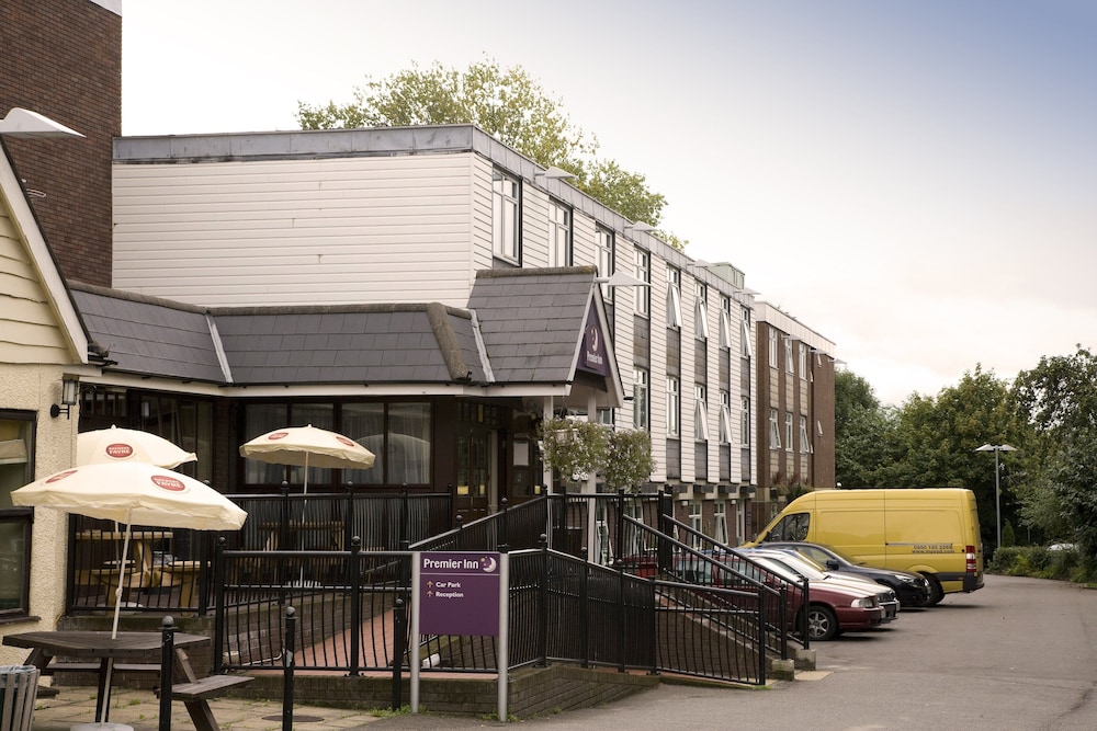 Premier Inn Epsom South 7