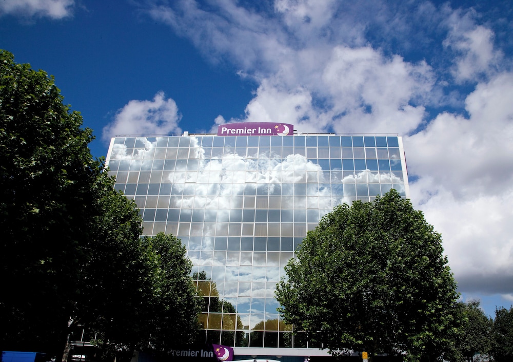Premier Inn London Wembley Park Hotel 12