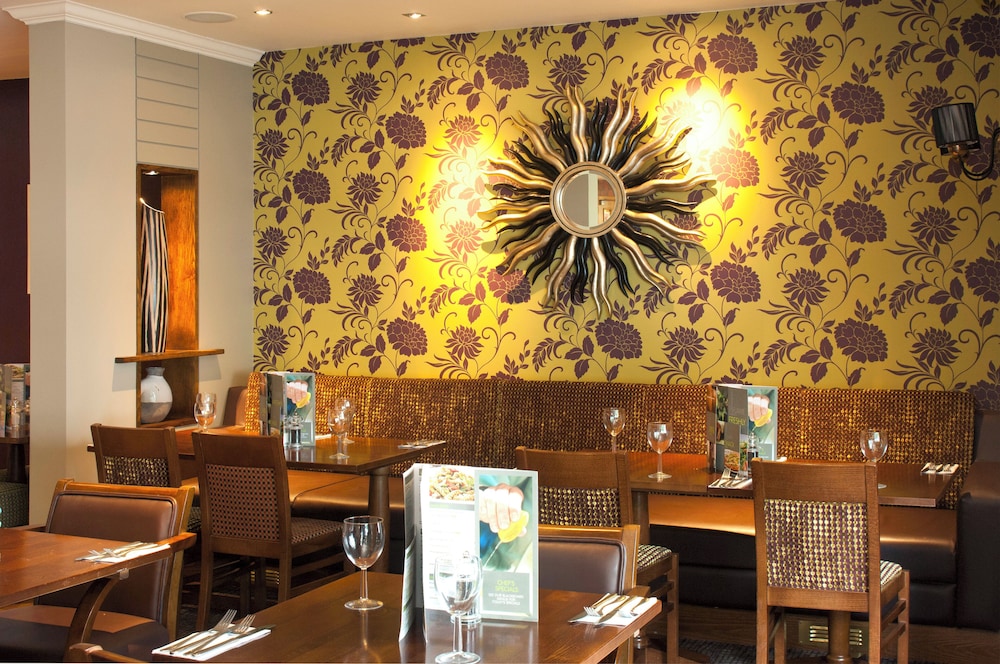Premier Inn London Wembley Park Hotel 10