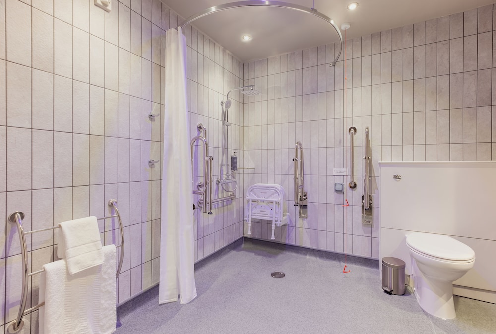 Premier Inn London Wimbledon South 13
