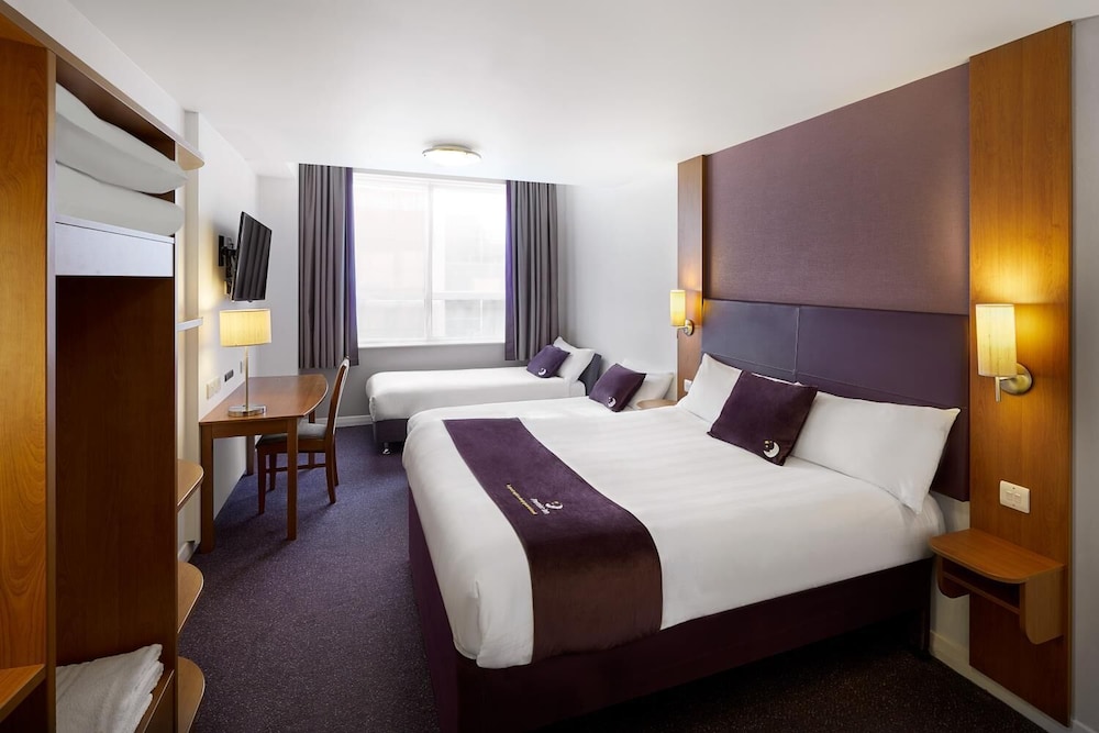Premier Inn Maidstone Sandling 4