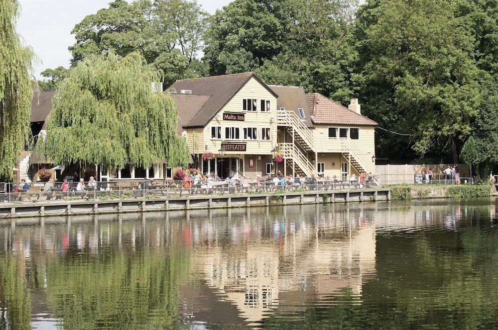 Premier Inn Maidstone Sandling 9