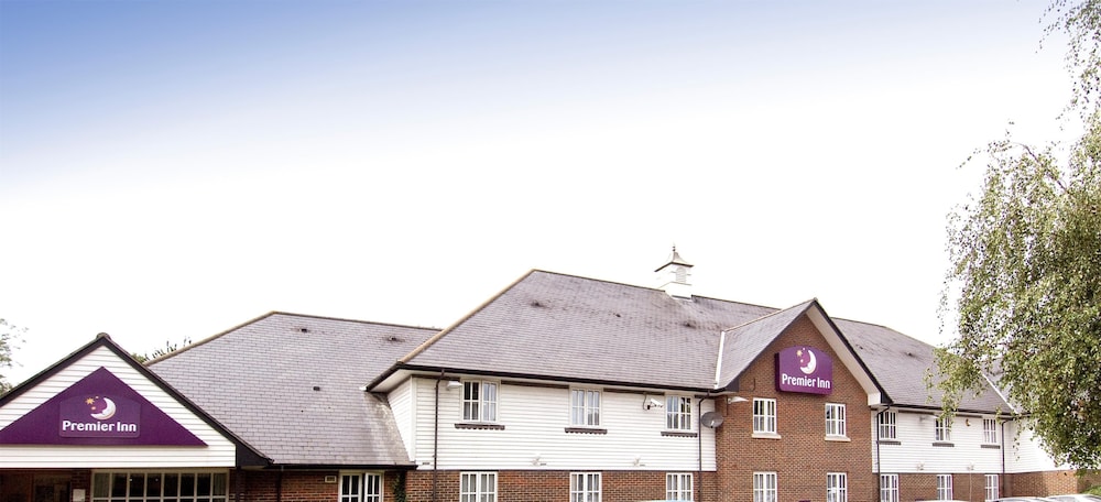 Premier Inn Maidstone Sandling 1