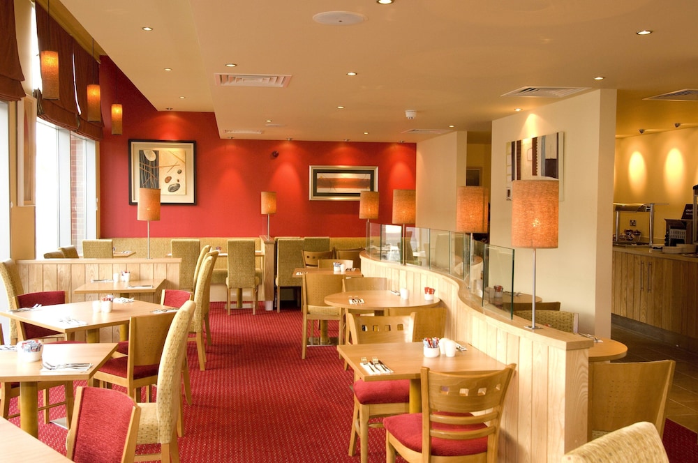 Premier Inn Reading Central 18
