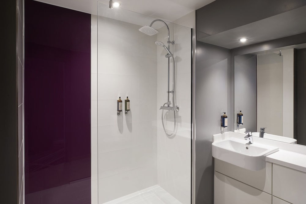 Premier Inn Reading Central 9