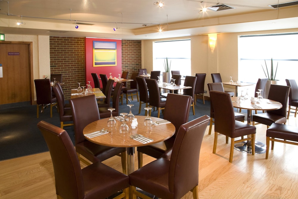 Premier Inn Stevenage Central 10