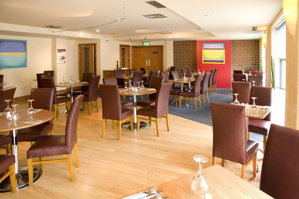 Premier Inn Stevenage Central 9