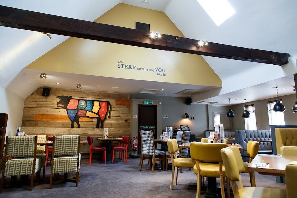 Premier Inn Stevenage North 9