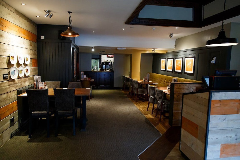 Premier Inn Stevenage North 13