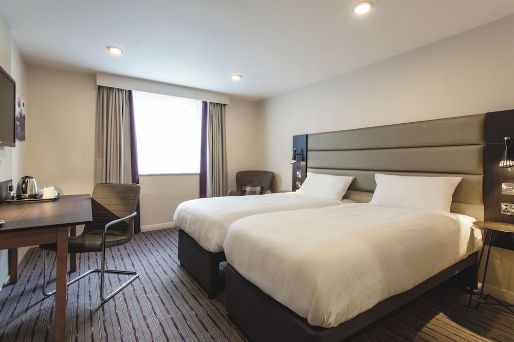 Premier Inn Stevenage North 5