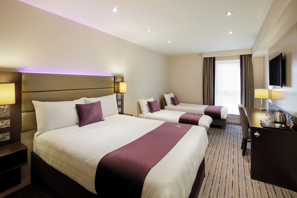 Premier Inn Stevenage North 3