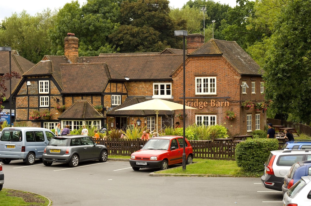Premier Inn Woking West (A324) 13