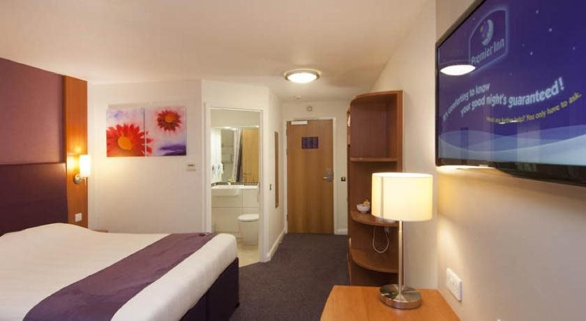 Premier Inn Chessington 11