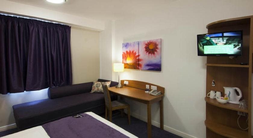 Premier Inn Chessington 14